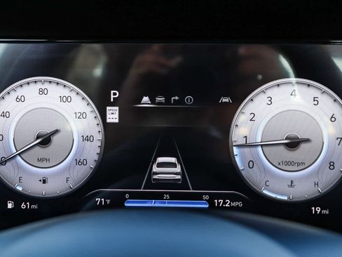 New 2025 Hyundai Elantra Limited w/ Cargo Package image 24