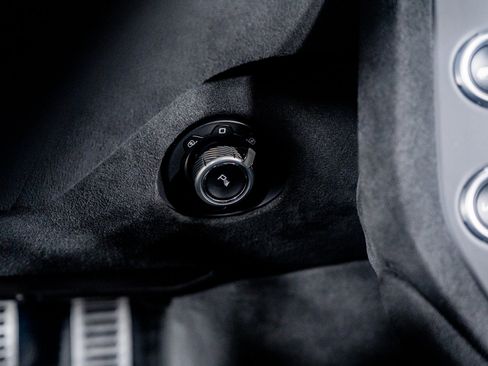 Used 2024 McLaren 750S Spider image 42