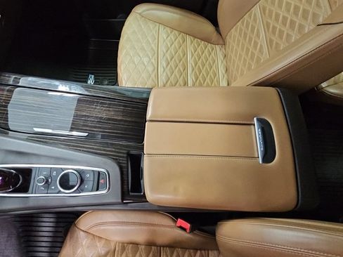 Used 2022 Cadillac Escalade Premium Luxury w/ Performance Package AWD/4WD image 21