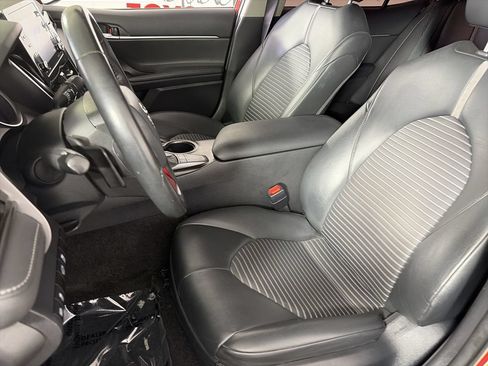 Used 2023 Toyota Camry SE FWD image 19