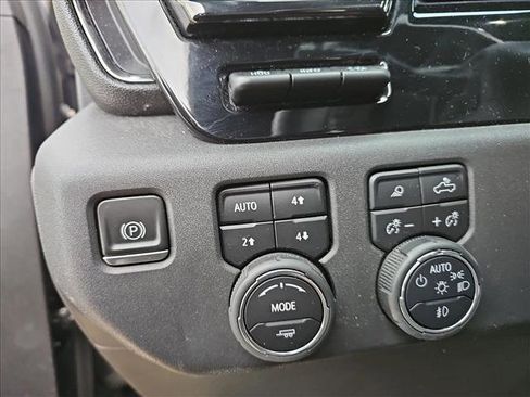 Used 2023 Chevrolet Silverado 1500 ZR2 w/ Technology Package image 14