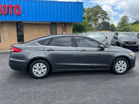 Used 2019 Ford Fusion S image 8