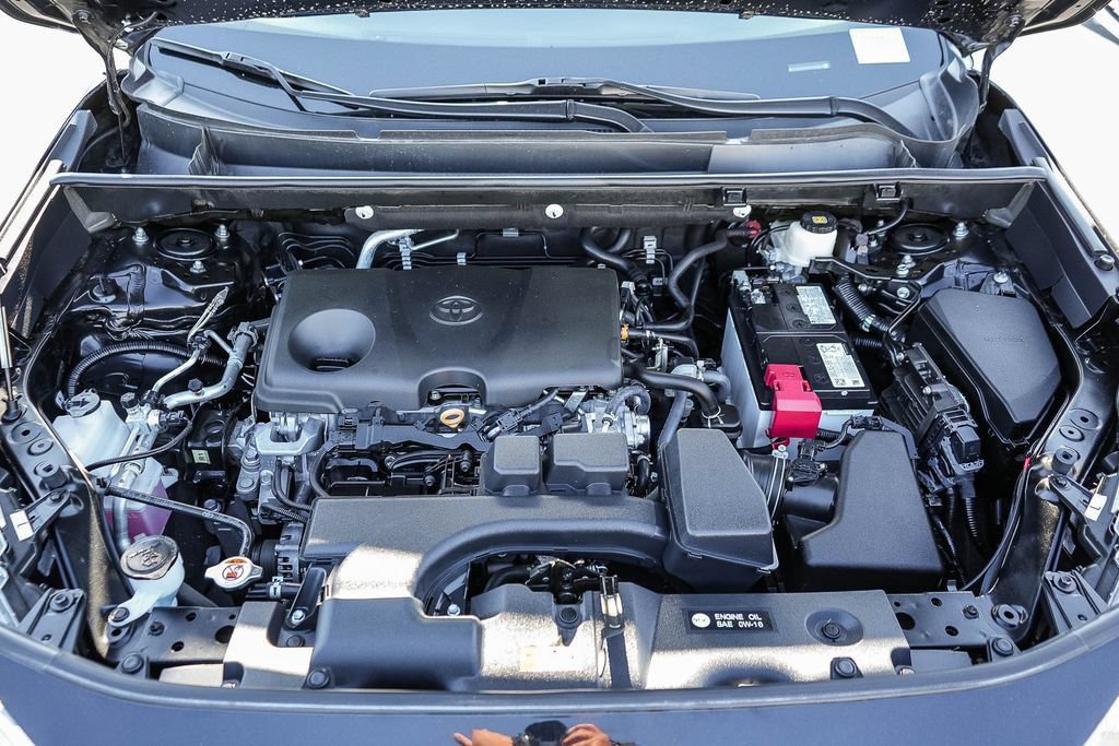 Used 2024 Toyota RAV4 XLE AWD/4WD image 27