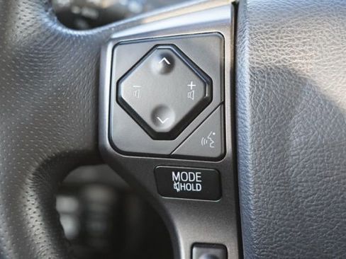 Used 2017 Toyota Tacoma TRD Off-Road image 23