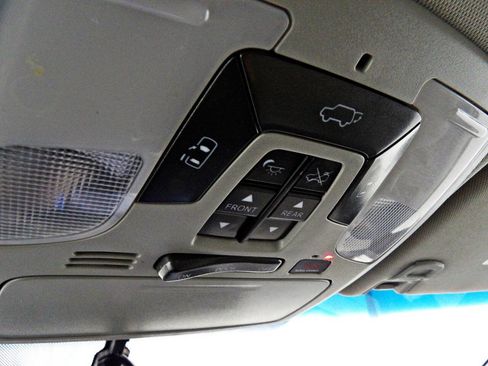 Used 2017 Toyota Sienna Limited image 27