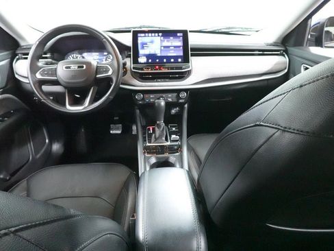 Used 2022 Jeep Compass Latitude image 10