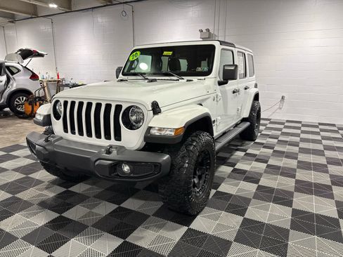 Used 2020 Jeep Wrangler Unlimited Sahara AWD/4WD image 9