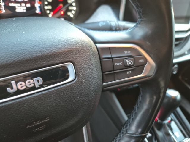 Used 2022 Jeep Compass Latitude w/ Sun and Sound Group AWD/4WD image 21