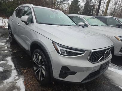 Used 2023 Volvo XC40 B5 Plus w/ Protection Package Premier