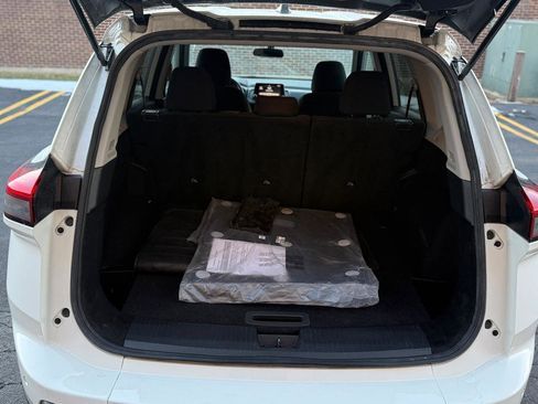 Used 2024 Nissan Rogue S image 22