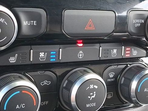 Used 2024 RAM 1500 Laramie AWD/4WD image 25