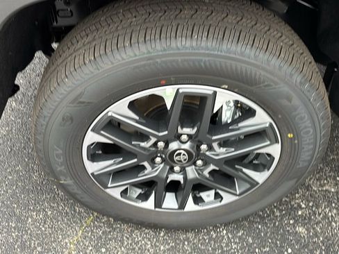 New 2026 Toyota Tundra Limited AWD/4WD image 38
