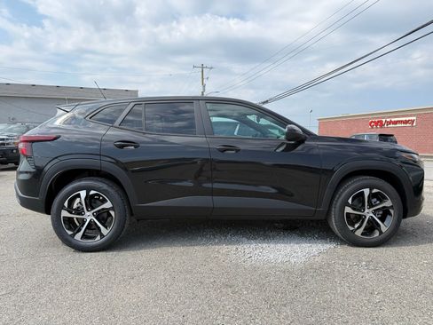 New 2026 Chevrolet Trax RS w/ Sunroof Package FWD image 10