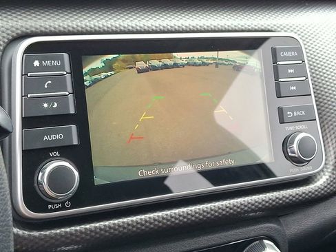 Certified 2020 Nissan Kicks SV image 18