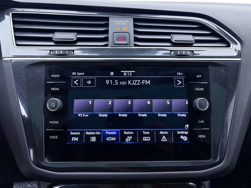 Used 2023 Volkswagen Tiguan SE AWD/4WD image 20