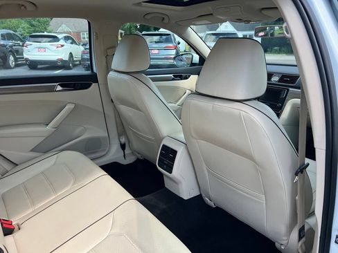 Used 2017 Volkswagen Passat 1.8T SE FWD image 26