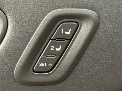 Used 2025 Honda Pilot Elite image 42