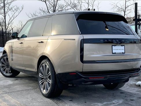 New 2026 Land Rover Range Rover Long Wheelbase SE image 12