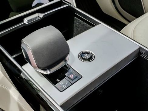 New 2026 Land Rover Range Rover Long Wheelbase Autobiography AWD/4WD image 34