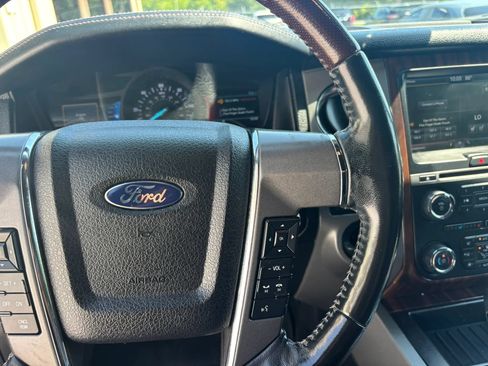 Used 2015 Ford Expedition EL Platinum RWD image 13