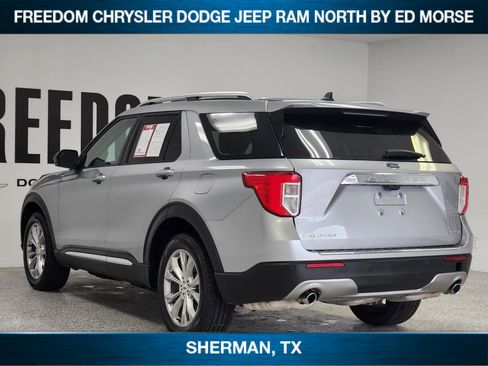 Used 2024 Ford Explorer Limited AWD/4WD image 3