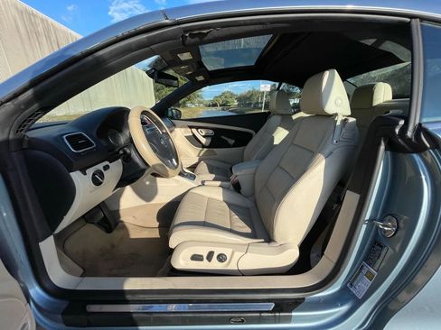 Used 2012 Volkswagen Eos Lux w/ Tech Pkg image 28