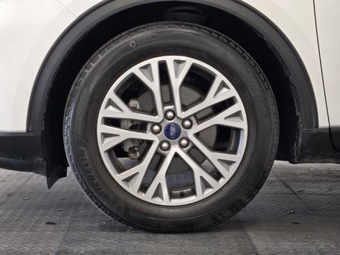 Certified 2022 Ford Escape SEL FWD image 10