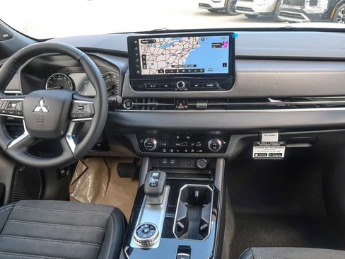 New 2026 Mitsubishi Outlander LE AWD/4WD image 19