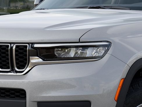 New 2025 Jeep Grand Cherokee L Laredo w/ Luxury Tech Group I AWD/4WD image 28