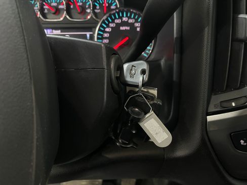 Used 2018 Chevrolet Silverado 1500 LT w/ All Star Edition AWD/4WD image 18