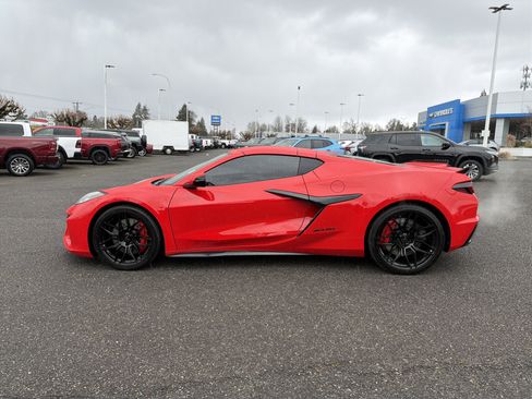Used 2024 Chevrolet Corvette Z06 image 2