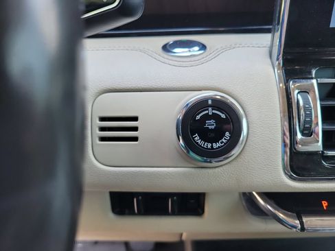 Used 2020 Lincoln Navigator L Reserve w/ Luxury Package AWD/4WD image 20
