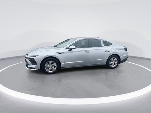 Certified 2025 Hyundai Sonata SE FWD image 4