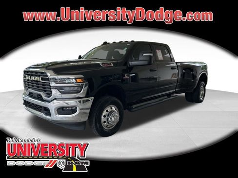 Used 2025 RAM 3500 Tradesman AWD/4WD image 1