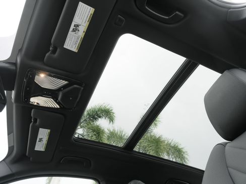 Used 2023 BMW X5 xDrive45e w/ Climate Comfort Package AWD/4WD image 22