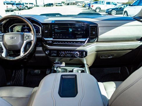 Used 2022 Chevrolet Silverado 1500 LT Trail Boss w/ LT Trail Boss Premium Package image 11