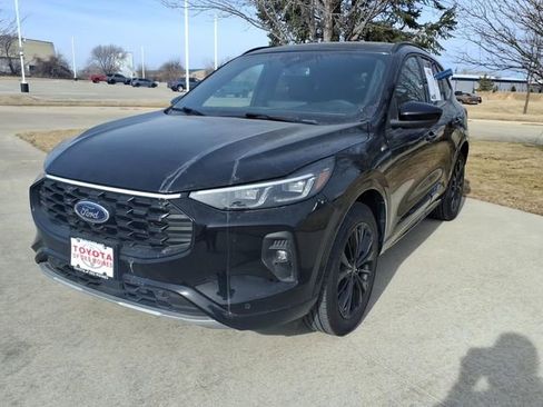 Used 2025 Ford Escape ST-Line Elite w/ Premium Technology Package image 32