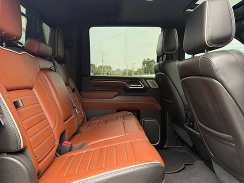 Used 2024 GMC Sierra 3500 Denali Ultimate AWD/4WD image 38