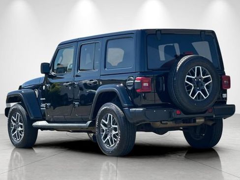 Used 2024 Jeep Wrangler Unlimited Sahara AWD/4WD image 6
