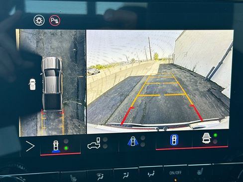 New 2025 GMC Canyon Elevation w/ Convenience Package image 21