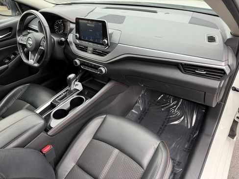 Used 2024 Nissan Altima 2.5 SR FWD image 14
