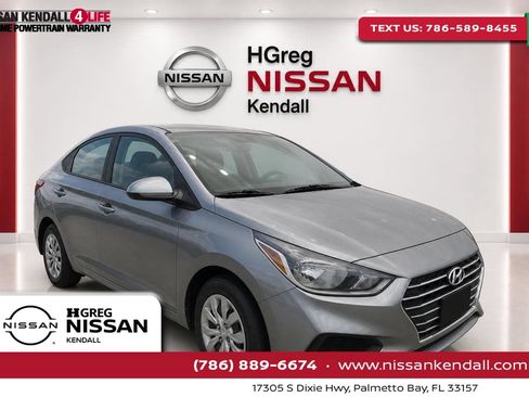 Used 2021 Hyundai Accent SE FWD image 1