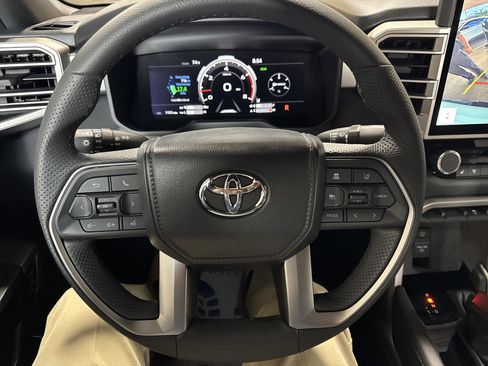 Used 2025 Toyota Tundra Limited image 28