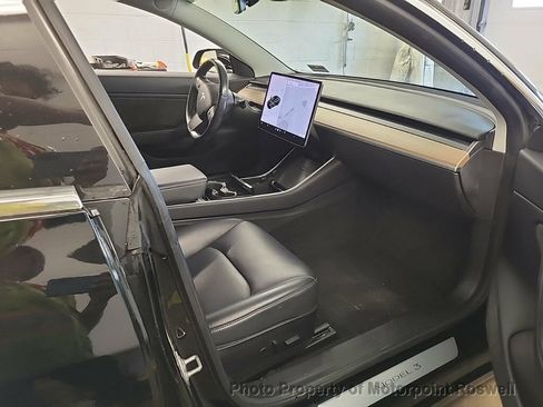 Used 2019 Tesla Model 3 Standard Range Plus RWD image 3