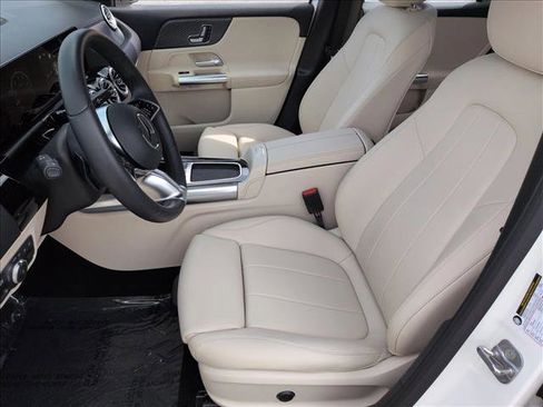 Used 2025 Mercedes-Benz GLA 250 image 16