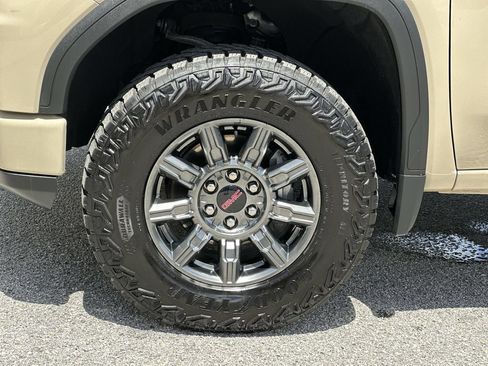 Certified 2022 GMC Sierra 1500 AT4X AWD/4WD image 33