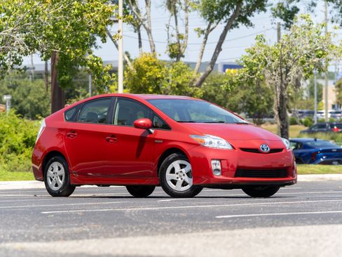 Used 2010 Toyota Prius Two FWD image 2