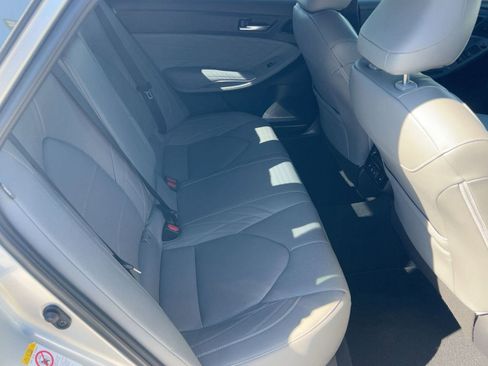 Used 2019 Toyota Avalon Limited image 28
