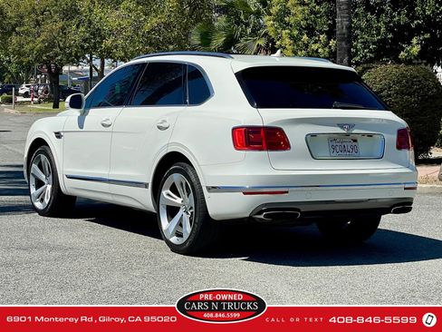 Used 2018 Bentley Bentayga AWD/4WD image 47