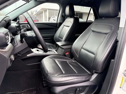 Used 2023 Ford Explorer XLT w/ Equipment Group 202A image 20